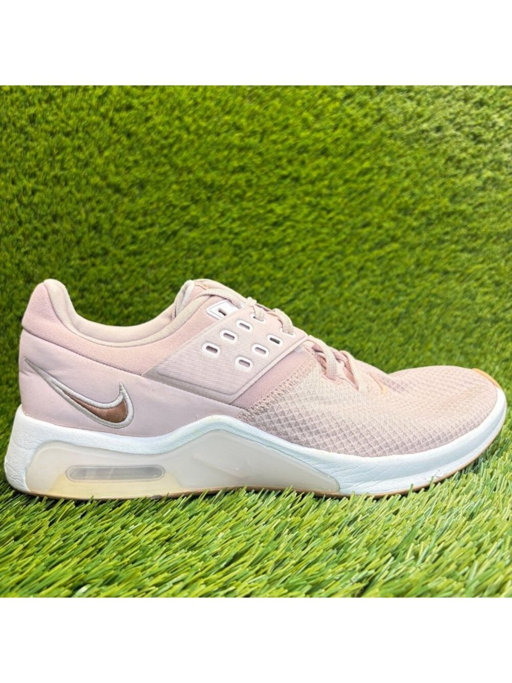 Nike Air Max Bella TR 4 Womens Size 10.5 Pink Athletic Running Shoes Sneakers